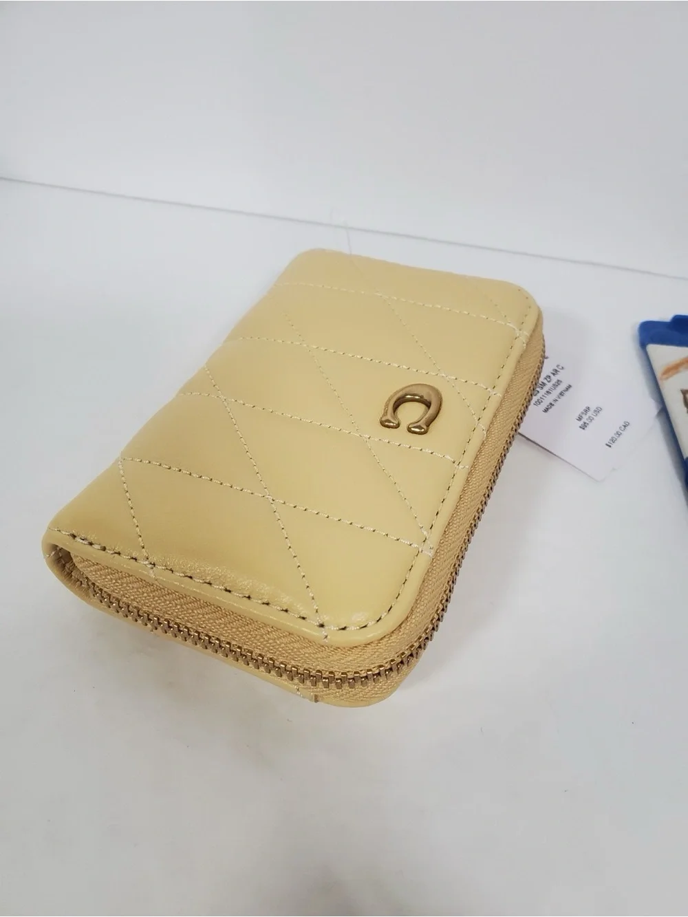 Coach Essential Small Zip Around Card Case With Pillow Quilting NWT